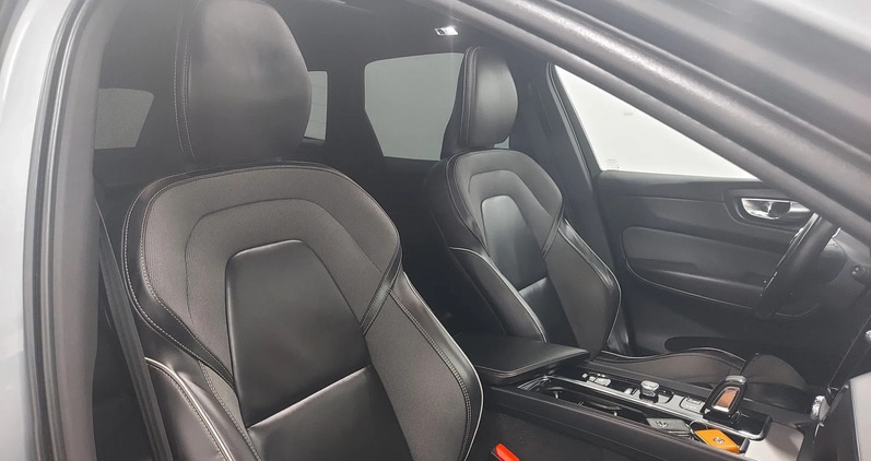 Volvo XC 60 cena 157000 przebieg: 107456, rok produkcji 2022 z Rydułtowy małe 596